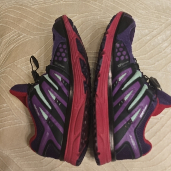 Salomon SPEEDCROSS 3 sneakers for Women - Purple in USA  Salomon Women\'s Athletic Shoes - Purple and Pink